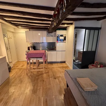 Apartment 1 Cozy In Historic 3rd Arr Near Metro *