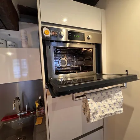 1 Cozy In Historic 3rd Arr Near Metro * Paris